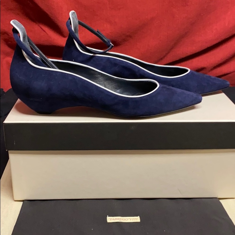 NIB FABRIZIO VITTI SUEDE FLATS